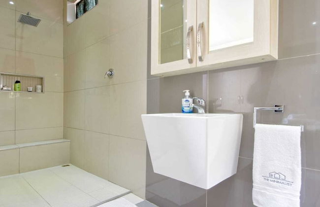 The Minimalist - Photo 45