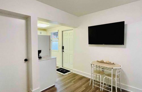 Sleeps 3, Cozy, Boho Style, in the heart of Miami -free parking - Foto 14