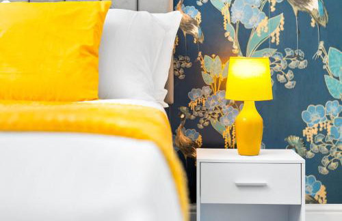 Modern 6-Bedroom Home - Sleeps 12 - Parking - Garden 568P - Foto 51