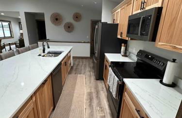 Sunset Serenity 5 Bedroom, Private Lake, Hot Tub - Foto 13