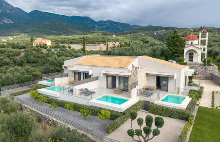 A V Luxury Apartments with Private Pools - Photo 62