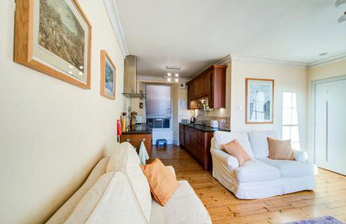 GuestReady - Historic Edinburgh Old Town Apartment - Photo 7