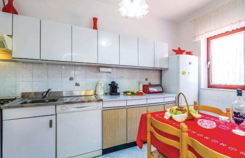 2 Bedroom Nice Apartment In Viskovo - Foto 20