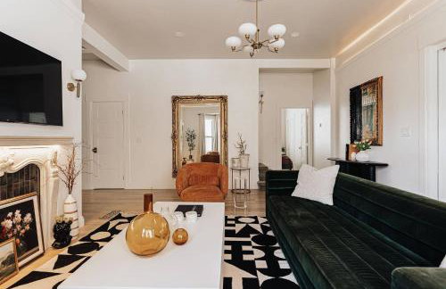 Luxe Victorian Retreat • Walk to Downtown - Foto 36