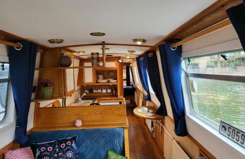 Cosy Canal Boat in Little Venice for Family & Friends - Photo 3