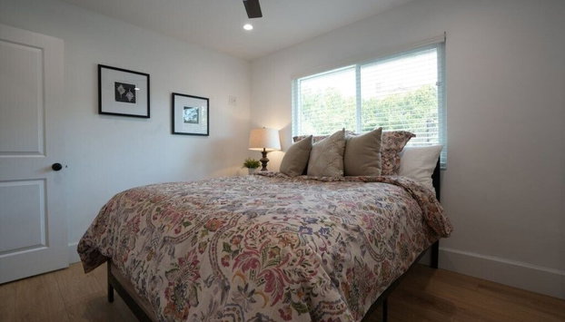 Coming Mid-April 2023! Beautifully upgraded two-story home with backyard oasis - Foto 2, Zimmer
