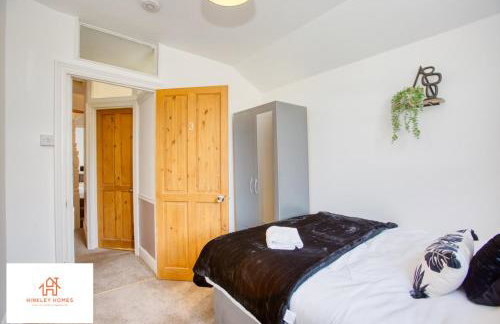 Spacious 6-Bedroom House with Parking in Bridgwater Ideal for Contractors & Group Stays - Foto 53