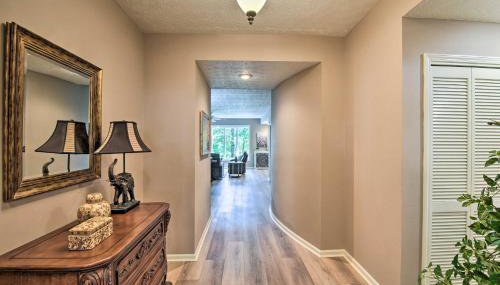 Resort-Style Condo with Balcony on Lake Keowee - Foto 4