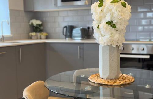 1BR Flat By Charles Richardson ltd Vacation Rental Ideal For Business Relocators Couldson - Foto 4