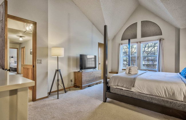 4BR Spacious & Comfortable Mid-term & Corporate Rental - Photo 2