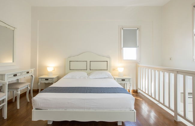 Iliada Villas - Photo 3