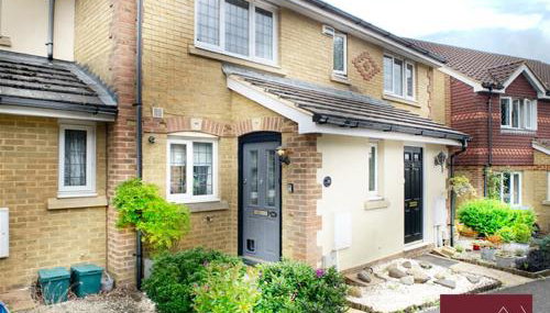 Woking 2 Bedroom House Parking Garden - Foto 1, Other