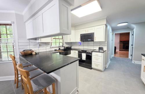 3BR House at Pine Forest Hideaway - 12 Minutes to UNC - Near Jordan Lake - Foto 21