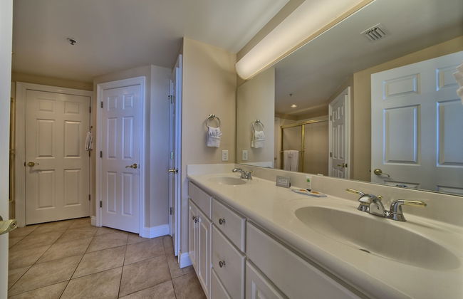 Comfortable High-Rise Condo with Beach Access - Unit 1404 by RedAwning - Foto 16