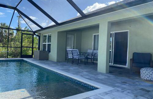 Gone Coastal! Large Heated pool home 30 min from beaches! - Foto 4
