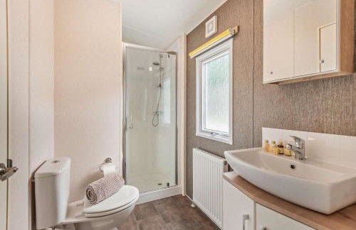 Maple Brook Lodge Sea Breeze Shorefield - Photo 4