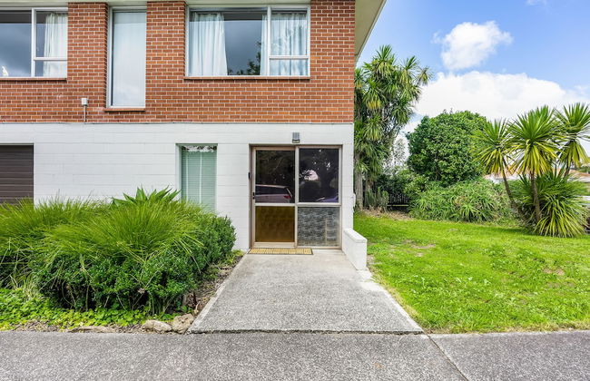 Inner City Retreat - WiFi - Netflix - Photo 41