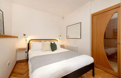 Argyl - The Foundry, A Bright One Bedroom House with Balcony - Photo 11