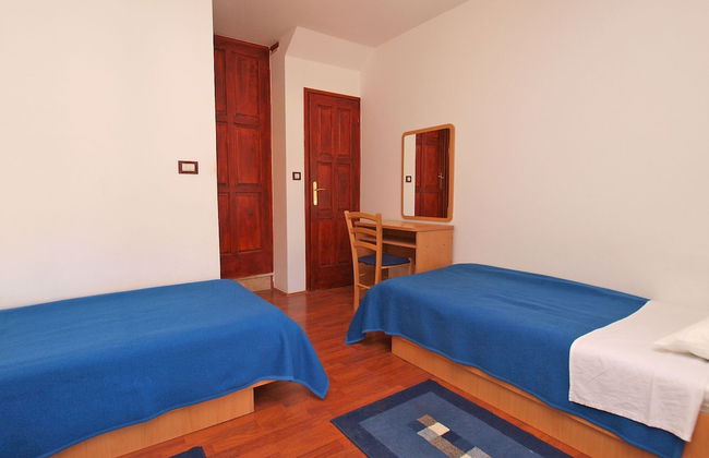 Apartment 1077 - Photo 9