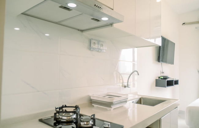 Comfortable Studio With Pool View At Sky House Bsd Apartment - Foto 6