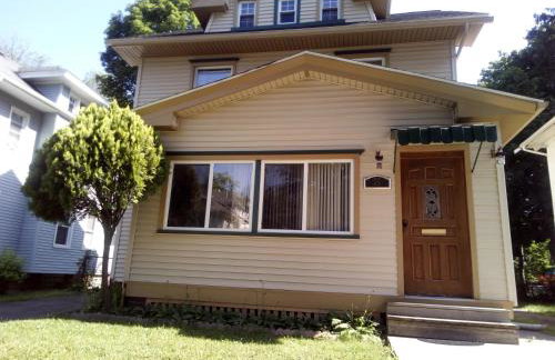 Room - Airport, Eastman Dental, UofR & Medical Ctr at Strong Hospital-Professionals Welcomed - Foto 10