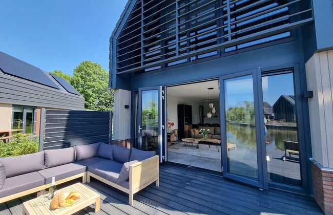 Luxurious Detached Water Villa With Jetty - Foto 1