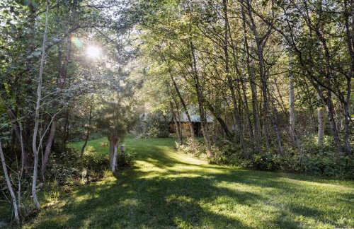 25-Bed, Amenity-Rich Estate in a Private Forest - Foto 77