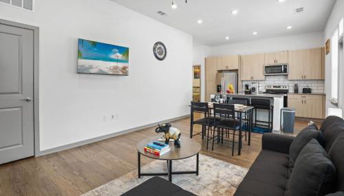 New 5 Star Home with Pool & Heated Spa-Mins to Tradition Sq- Cleveland Clinic Tradition- HCA Hospital - Foto 2