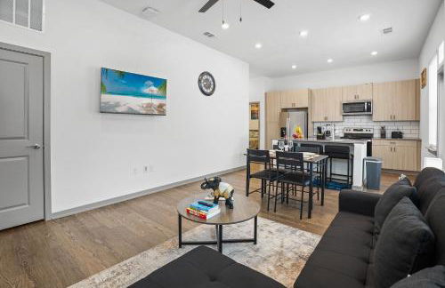 New 5 Star Home with Pool & Heated Spa-Mins to Tradition Sq- Cleveland Clinic Tradition- HCA Hospital - Foto 2