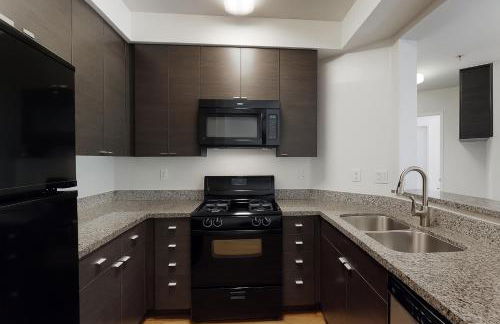 Modern 1BR Retreat in Marina del Rey - Pool, Hot Tub & Gym, Sauna - Foto 1