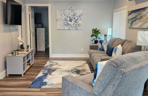 Walk to Beach Hampton Home with Grill! - Foto 1