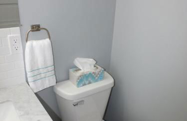 Beach Town Escape - Newly-Remodeled & Gorgeous! - Photo 37