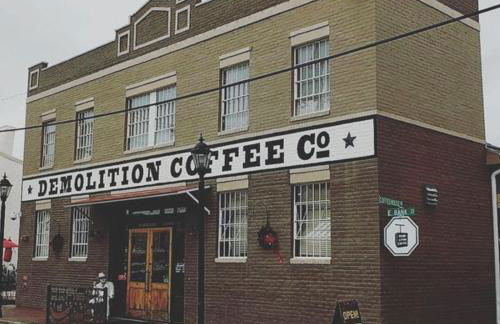 Fenced Yard, Swing Set Pawfect for Family and Dogs! - Foto 54