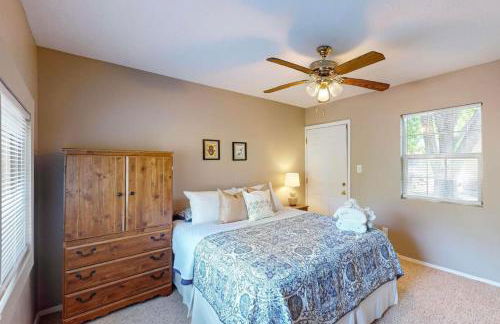 2 Bed 1 Bath with fully Stocked Kitchen - Foto 9