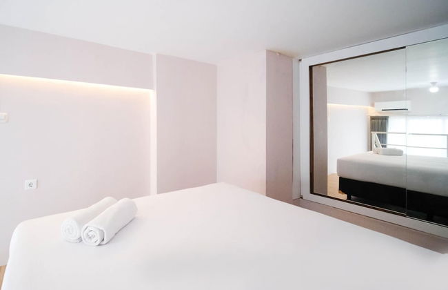 Comfy Studio Loft Connected To Mall At Icon Gresik Apartment - Foto 5