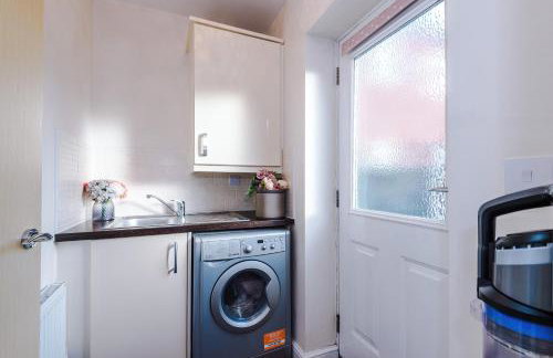 Driveway Stylish 3Bedroom Home in Middleton - Foto 33