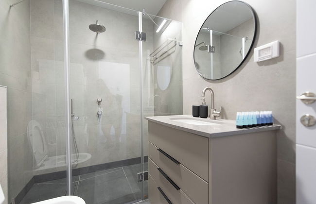 PORT CITY HAIFA - Flea Market Luxury - Foto 35