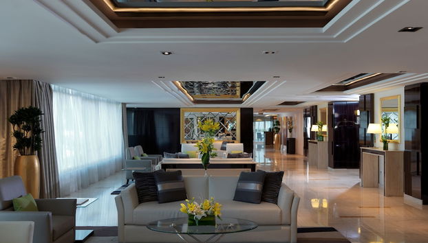 Coin salon dans le hall