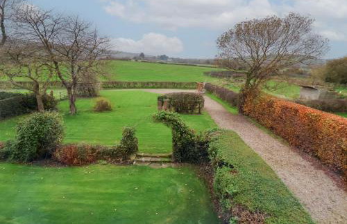 The Farmhouse - Photo 31