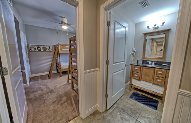 Sterling Breeze - Luxury Beach Front Condo - Photo 17