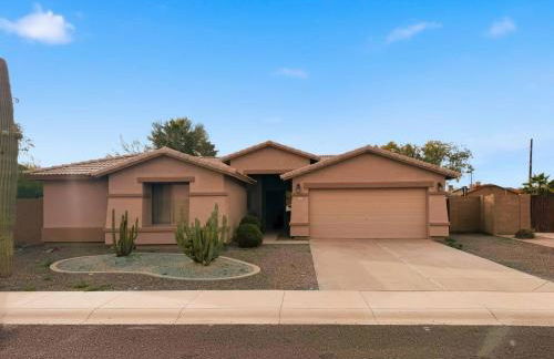 4BR Oasis Private Pool and Large Yard - Foto 16