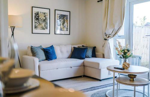 Liverpool-Halewood-Speke - NR Airport & JLR - Sleeps 8 - 5 Beds 1 sofabed 2 Bath Driveway Parking - Docks - Short 2 Long Stays - by Samina, ARZ Stays - Foto 13