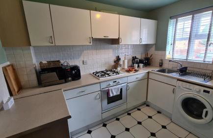 The Farrier's 3 bedroom comfy and cosy bolt hold close to Cannock town centre - Foto 18