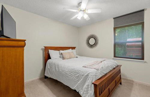 3br 2bath near Town Center - Photo 40