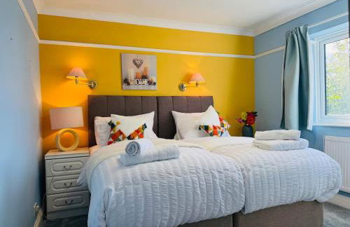 Modern 4BR House with Parking, 8 Mins to Gatwick Airport - Foto 39