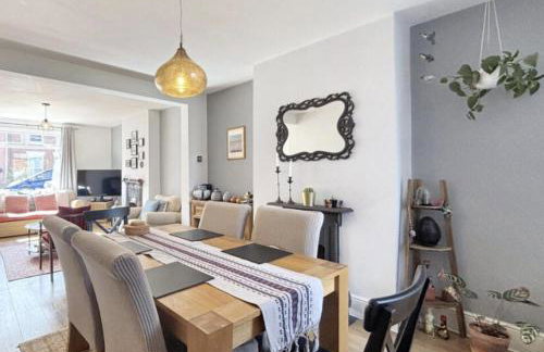 Amazing Abodes - Photo 6