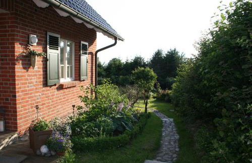 Ein-Steinwurf-zum-Ostseestrand-Ferienwohnung-Martha-mit-Terrasse - Foto 18