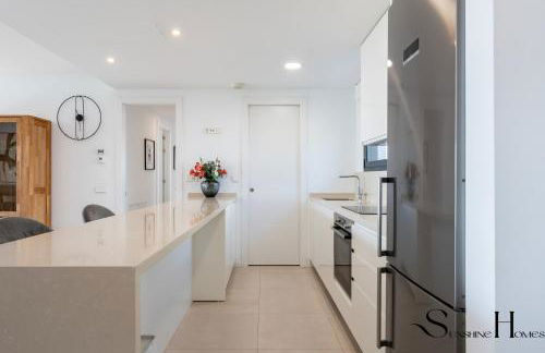 Luxury Beach Escape with Pools, Gym & Sauna - Foto 16