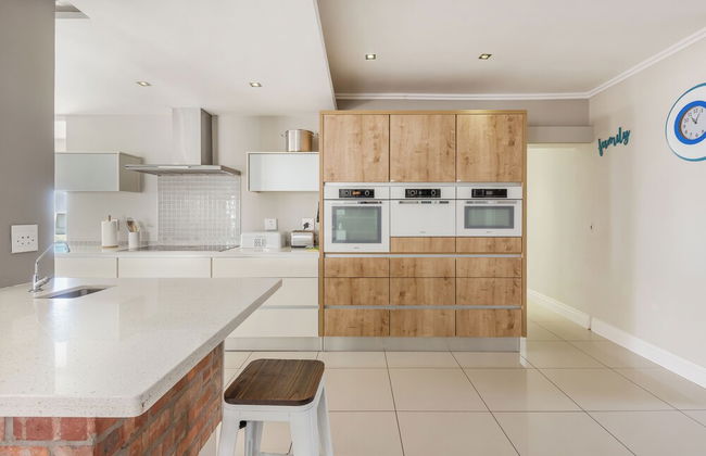 Beachfront, Private Pool, Pizza Oven, Pool Table, Fast Internet, Family Friendly - Photo 38