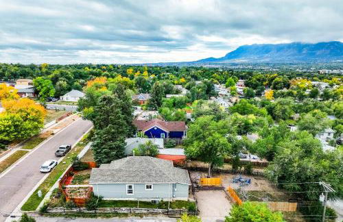 Memorial Row Downtown Escape w Mountain Views - Foto 42